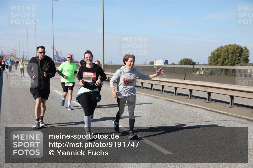 03.10.2025 - Köhlbrandbrückenlauf Yannick Fuchs http://msf.ph/oto/9191747 03.10.2025 12:12:43 Position 3 6825, 5, 5585 meine-sportfotos.de