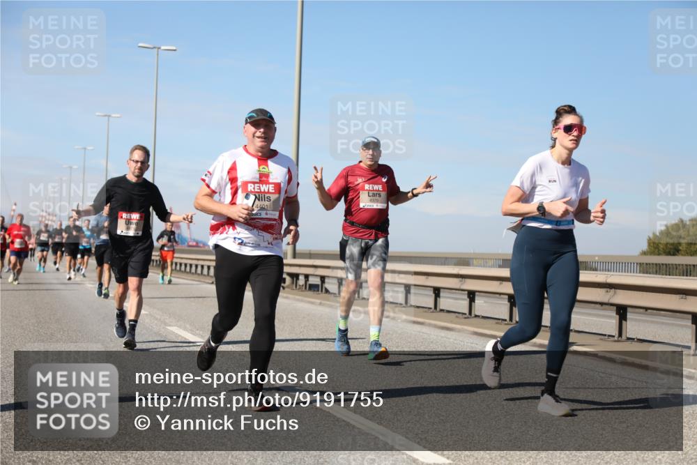 03.10.2025 - Köhlbrandbrückenlauf Yannick Fuchs http://msf.ph/oto/9191755 03.10.2025 11:52:41 Position 3 4401, 4370 meine-sportfotos.de