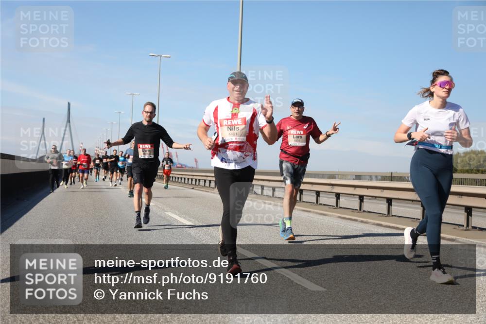 03.10.2025 - Köhlbrandbrückenlauf Yannick Fuchs http://msf.ph/oto/9191760 03.10.2025 11:52:41 Position 3 4401, 4370 meine-sportfotos.de