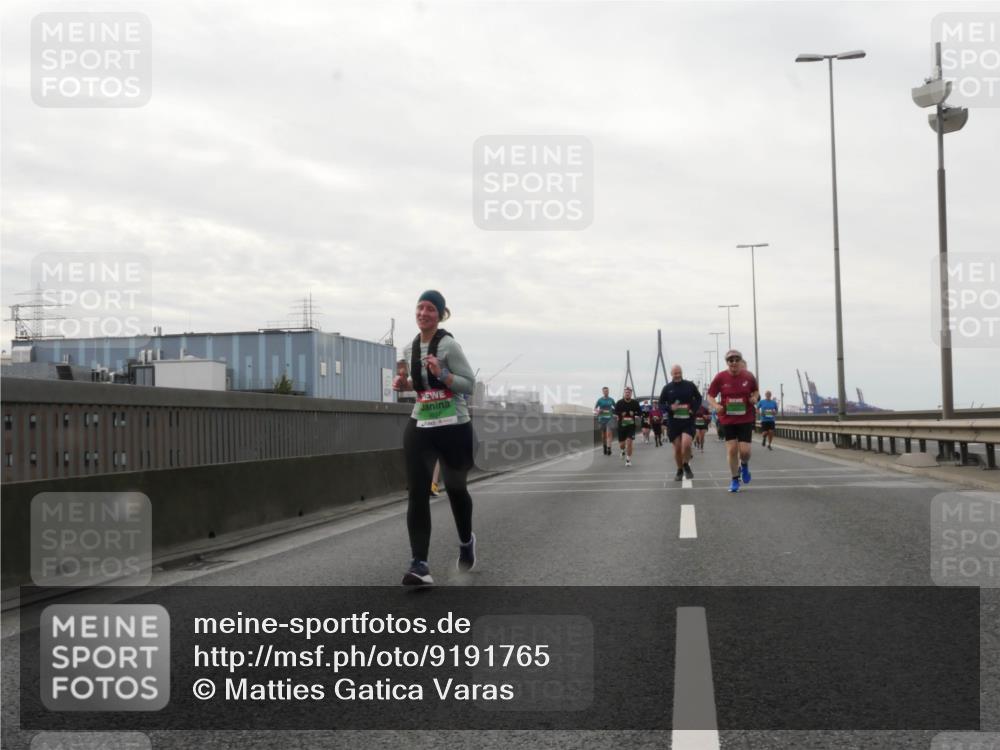 03.10.2025 - Köhlbrandbrückenlauf Matties Gatica Varas http://msf.ph/oto/9191765 03.10.2025 16:07:31 Position 3  meine-sportfotos.de