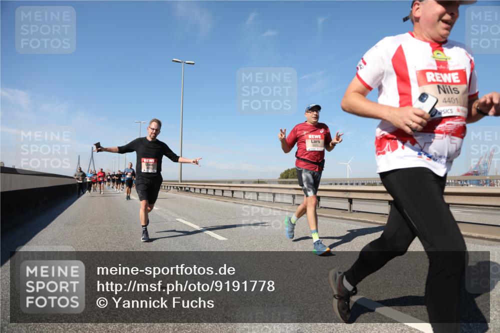 03.10.2025 - Köhlbrandbrückenlauf Yannick Fuchs http://msf.ph/oto/9191778 03.10.2025 11:52:42 Position 3 4370, 4401 meine-sportfotos.de