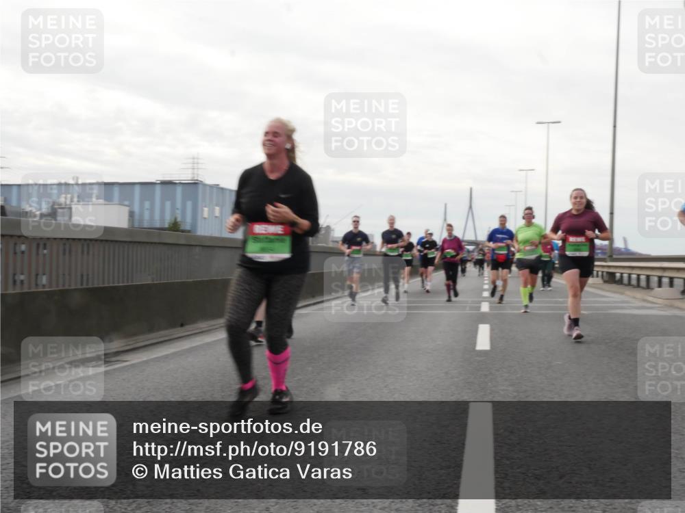 03.10.2025 - Köhlbrandbrückenlauf Matties Gatica Varas http://msf.ph/oto/9191786 03.10.2025 16:07:39 Position 3  meine-sportfotos.de