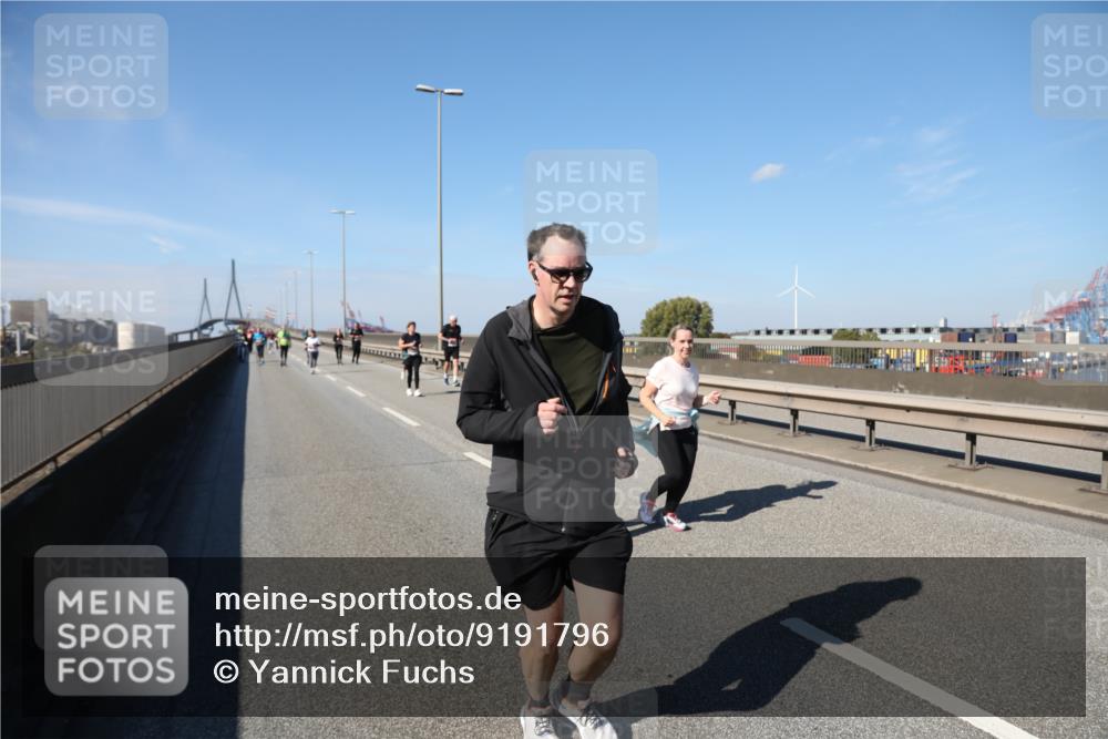03.10.2025 - Köhlbrandbrückenlauf Yannick Fuchs http://msf.ph/oto/9191796 03.10.2025 12:12:46 Position 3  meine-sportfotos.de