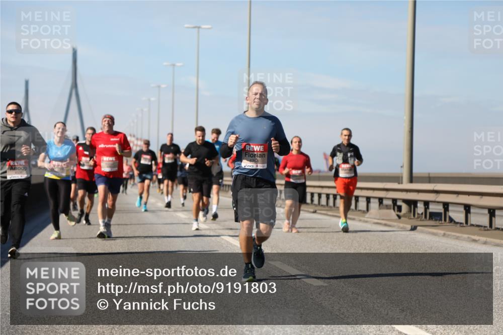 03.10.2025 - Köhlbrandbrückenlauf Yannick Fuchs http://msf.ph/oto/9191803 03.10.2025 11:52:44 Position 3 4506, 5754 meine-sportfotos.de