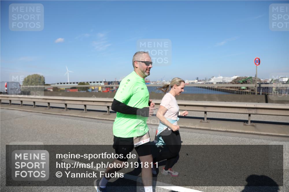 03.10.2025 - Köhlbrandbrückenlauf Yannick Fuchs http://msf.ph/oto/9191811 03.10.2025 12:12:48 Position 3  meine-sportfotos.de