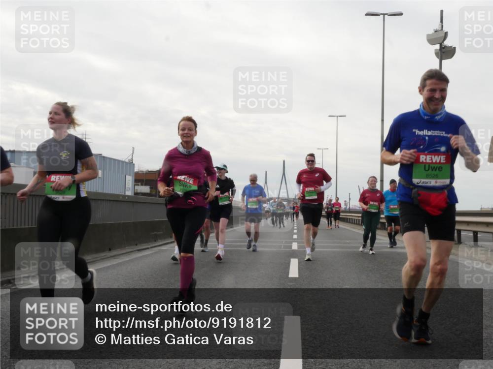 03.10.2025 - Köhlbrandbrückenlauf Matties Gatica Varas http://msf.ph/oto/9191812 03.10.2025 16:07:44 Position 3 8526 meine-sportfotos.de