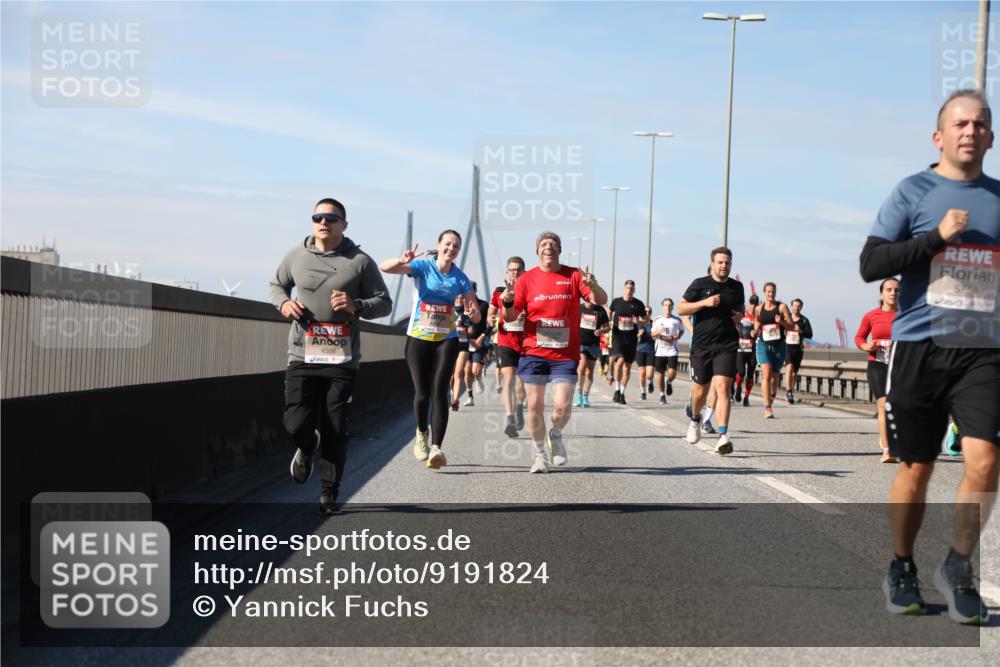 03.10.2025 - Köhlbrandbrückenlauf Yannick Fuchs http://msf.ph/oto/9191824 03.10.2025 11:52:46 Position 3 4506, 5754 meine-sportfotos.de