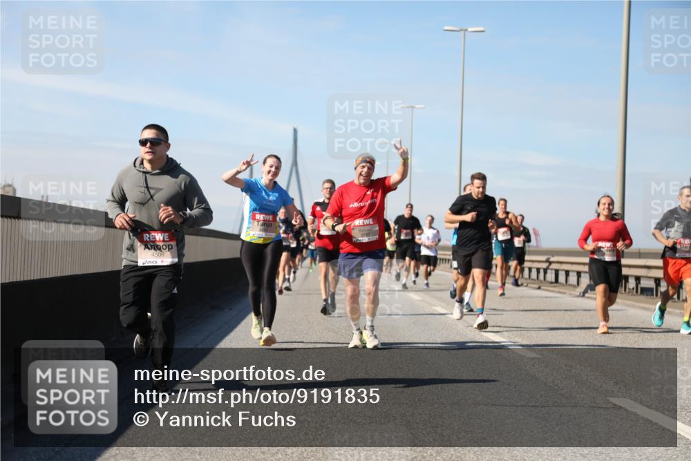 03.10.2025 - Köhlbrandbrückenlauf Yannick Fuchs http://msf.ph/oto/9191835 03.10.2025 11:52:46 Position 3 4506, 6797 meine-sportfotos.de