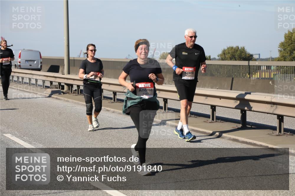03.10.2025 - Köhlbrandbrückenlauf Yannick Fuchs http://msf.ph/oto/9191840 03.10.2025 12:12:50 Position 3 5287, 5264 meine-sportfotos.de