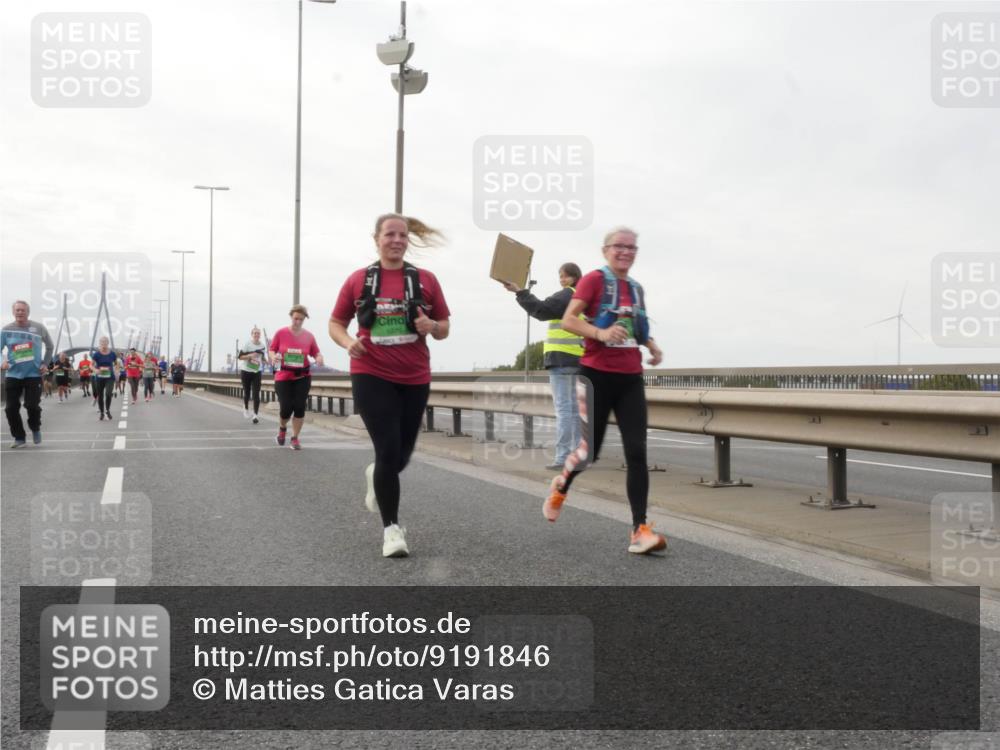 03.10.2025 - Köhlbrandbrückenlauf Matties Gatica Varas http://msf.ph/oto/9191846 03.10.2025 16:07:53 Position 3  meine-sportfotos.de