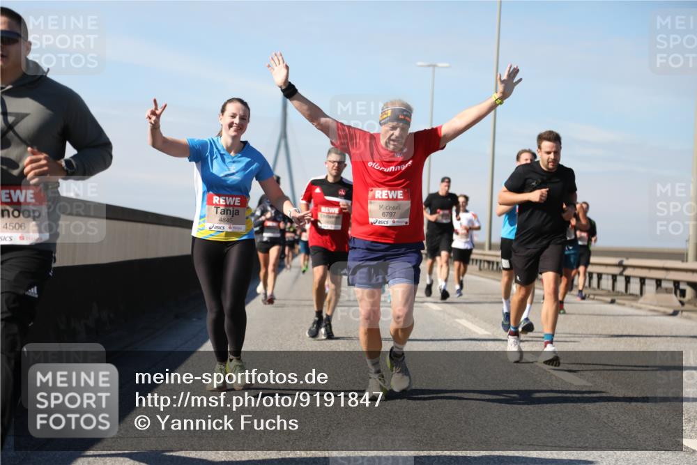 03.10.2025 - Köhlbrandbrückenlauf Yannick Fuchs http://msf.ph/oto/9191847 03.10.2025 11:52:47 Position 3 4506, 4845, 6797 meine-sportfotos.de