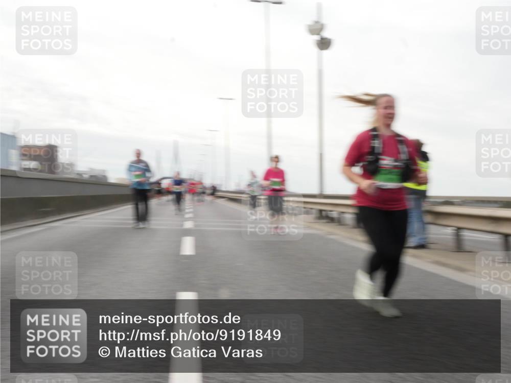 03.10.2025 - Köhlbrandbrückenlauf Matties Gatica Varas http://msf.ph/oto/9191849 03.10.2025 16:07:53 Position 3  meine-sportfotos.de
