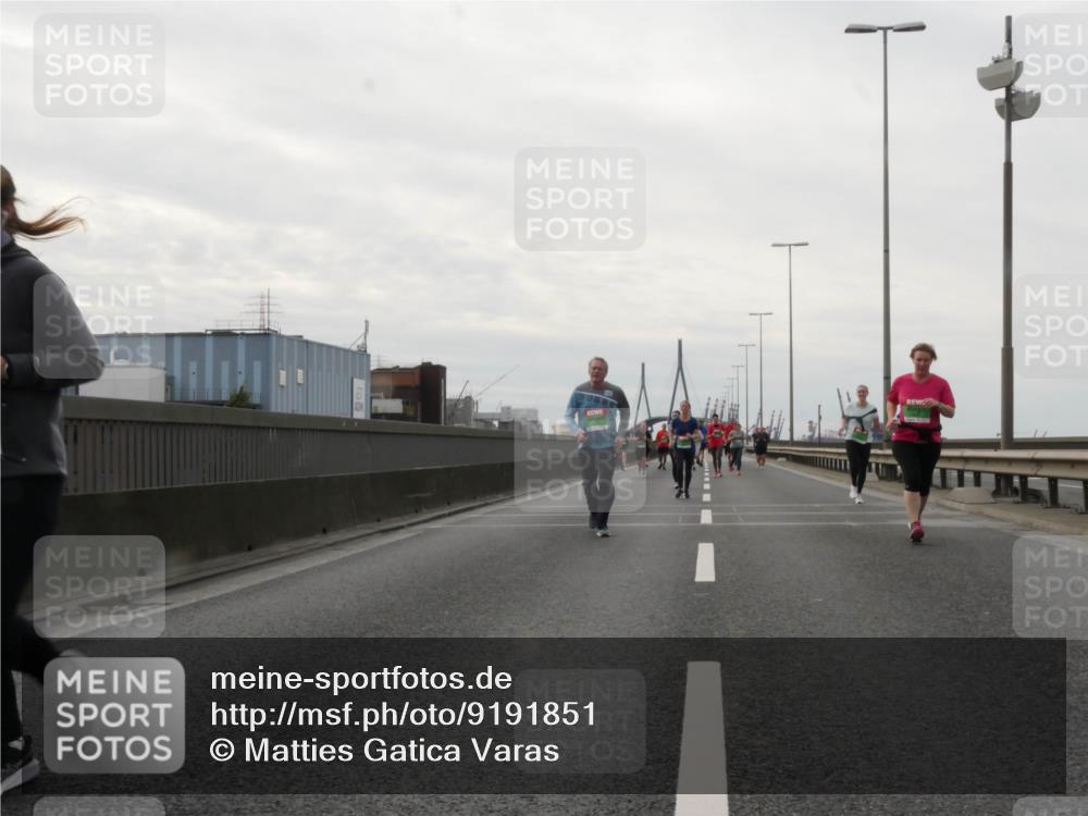 03.10.2025 - Köhlbrandbrückenlauf Matties Gatica Varas http://msf.ph/oto/9191851 03.10.2025 16:07:54 Position 3  meine-sportfotos.de