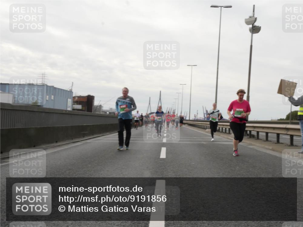 03.10.2025 - Köhlbrandbrückenlauf Matties Gatica Varas http://msf.ph/oto/9191856 03.10.2025 16:07:55 Position 3  meine-sportfotos.de
