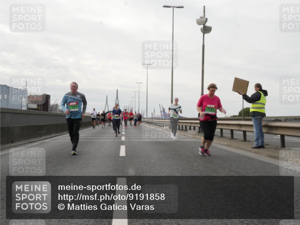 03.10.2025 - Köhlbrandbrückenlauf Matties Gatica Varas http://msf.ph/oto/9191858 03.10.2025 16:07:55 Position 3  meine-sportfotos.de