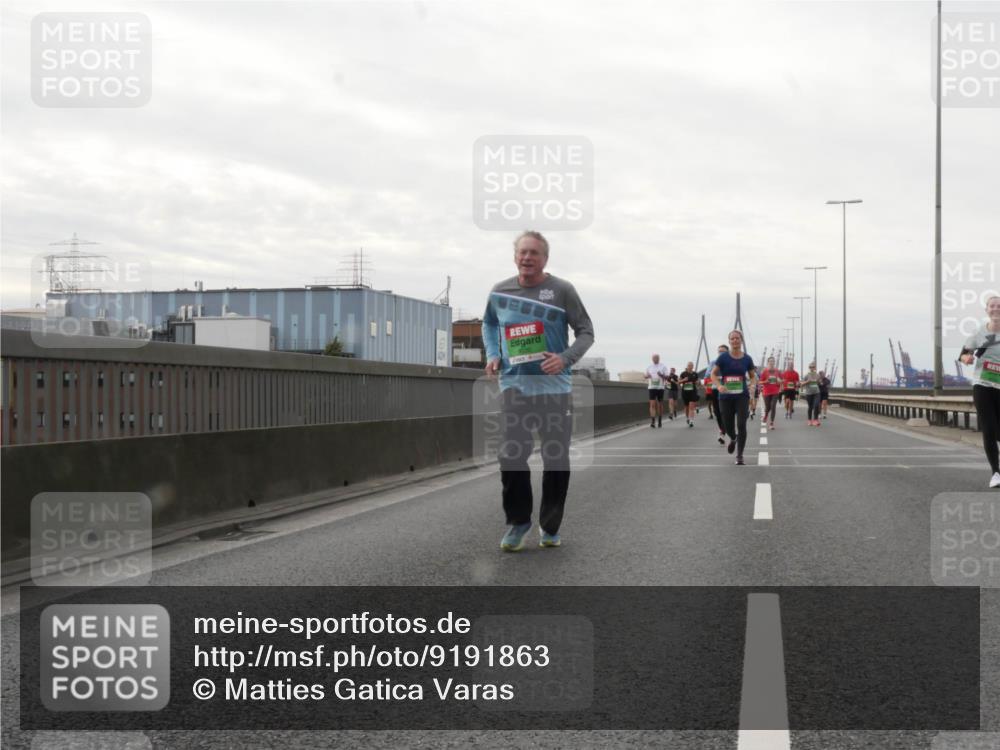03.10.2025 - Köhlbrandbrückenlauf Matties Gatica Varas http://msf.ph/oto/9191863 03.10.2025 16:07:56 Position 3  meine-sportfotos.de