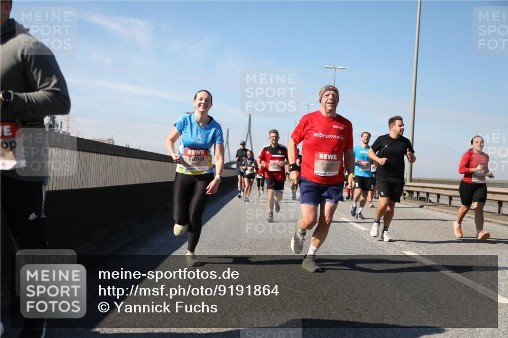 03.10.2025 - Köhlbrandbrückenlauf Yannick Fuchs http://msf.ph/oto/9191864 03.10.2025 11:52:48 Position 3 06, 4845, 6797 meine-sportfotos.de