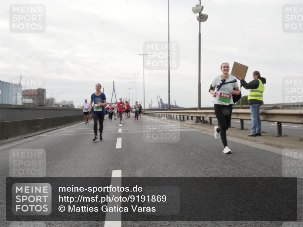 03.10.2025 - Köhlbrandbrückenlauf Matties Gatica Varas http://msf.ph/oto/9191869 03.10.2025 16:07:58 Position 3  meine-sportfotos.de