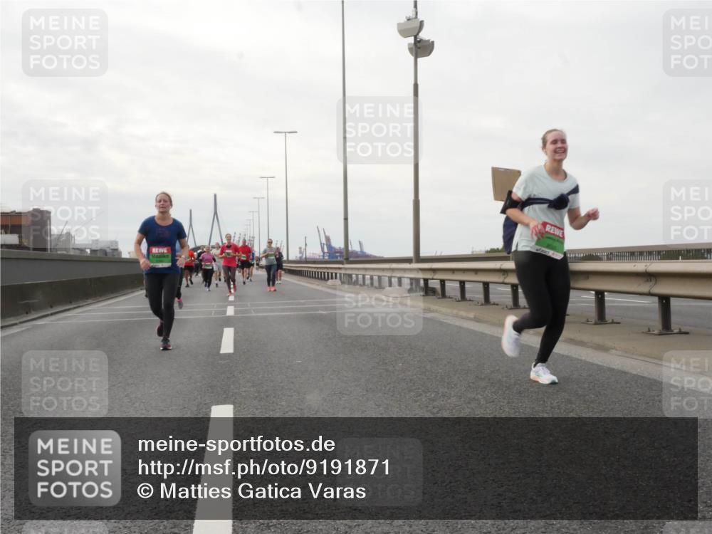 03.10.2025 - Köhlbrandbrückenlauf Matties Gatica Varas http://msf.ph/oto/9191871 03.10.2025 16:07:58 Position 3  meine-sportfotos.de