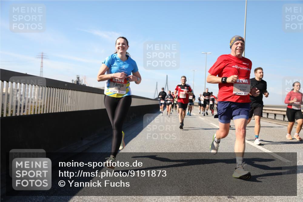 03.10.2025 - Köhlbrandbrückenlauf Yannick Fuchs http://msf.ph/oto/9191873 03.10.2025 11:52:48 Position 3 4845, 6797 meine-sportfotos.de
