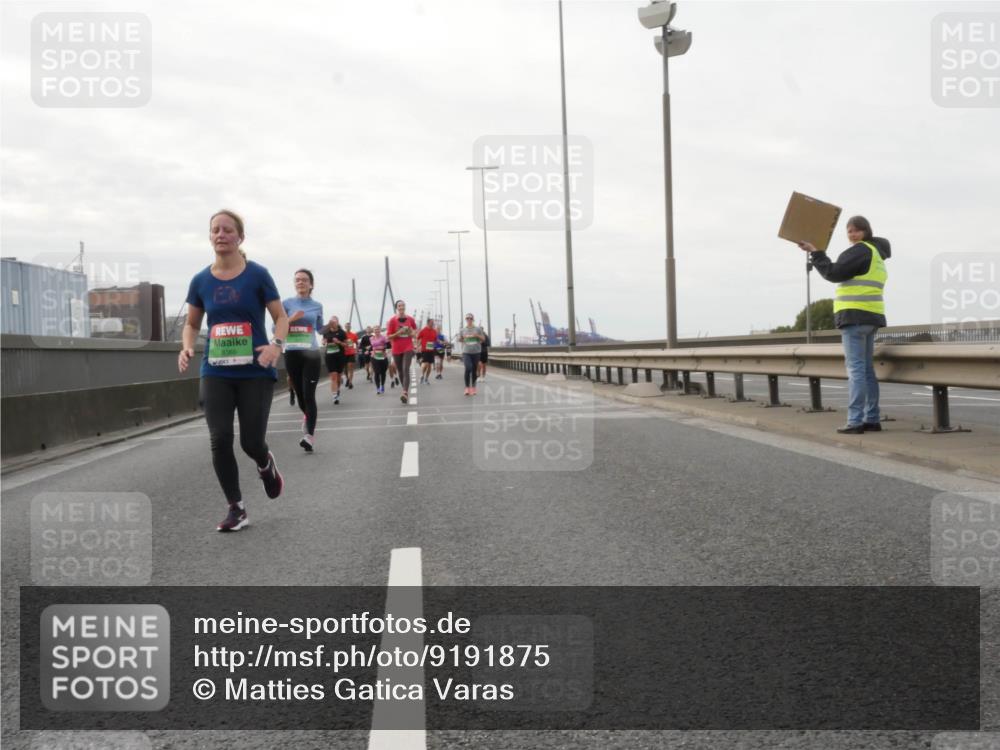 03.10.2025 - Köhlbrandbrückenlauf Matties Gatica Varas http://msf.ph/oto/9191875 03.10.2025 16:07:59 Position 3 8386 meine-sportfotos.de