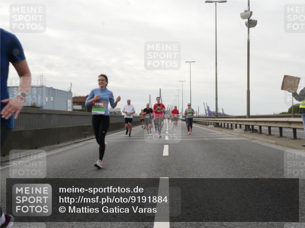 03.10.2025 - Köhlbrandbrückenlauf Matties Gatica Varas http://msf.ph/oto/9191884 03.10.2025 16:08:01 Position 3 7971 meine-sportfotos.de