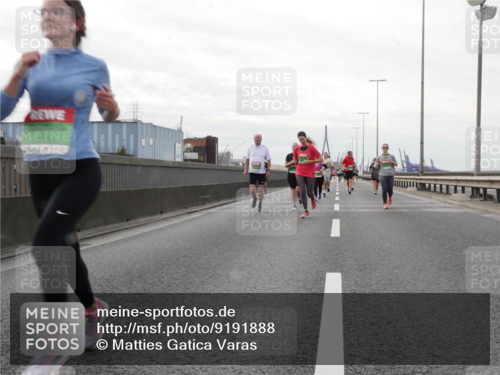 03.10.2025 - Köhlbrandbrückenlauf Matties Gatica Varas http://msf.ph/oto/9191888 03.10.2025 16:08:02 Position 3  meine-sportfotos.de