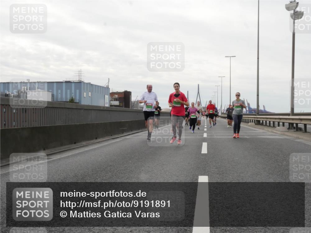 03.10.2025 - Köhlbrandbrückenlauf Matties Gatica Varas http://msf.ph/oto/9191891 03.10.2025 16:08:03 Position 3  meine-sportfotos.de