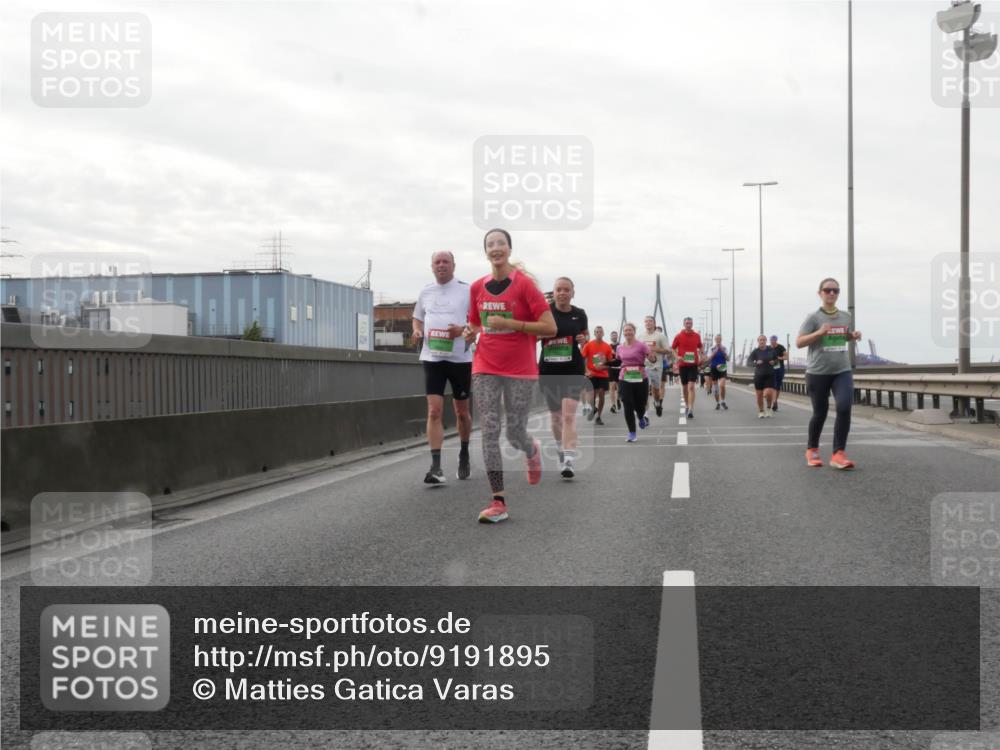 03.10.2025 - Köhlbrandbrückenlauf Matties Gatica Varas http://msf.ph/oto/9191895 03.10.2025 16:08:04 Position 3  meine-sportfotos.de