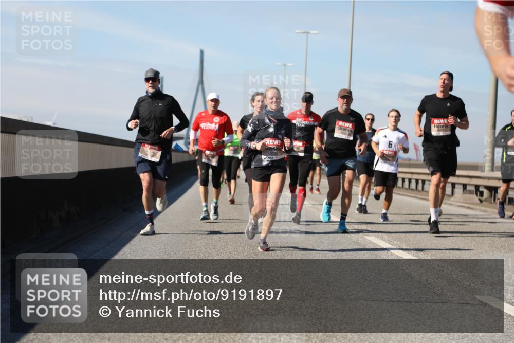 03.10.2025 - Köhlbrandbrückenlauf Yannick Fuchs http://msf.ph/oto/9191897 03.10.2025 11:52:51 Position 3 4707, 6563 meine-sportfotos.de