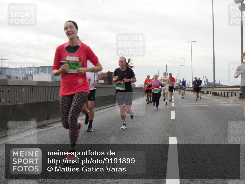 03.10.2025 - Köhlbrandbrückenlauf Matties Gatica Varas http://msf.ph/oto/9191899 03.10.2025 16:08:05 Position 3 3572 meine-sportfotos.de