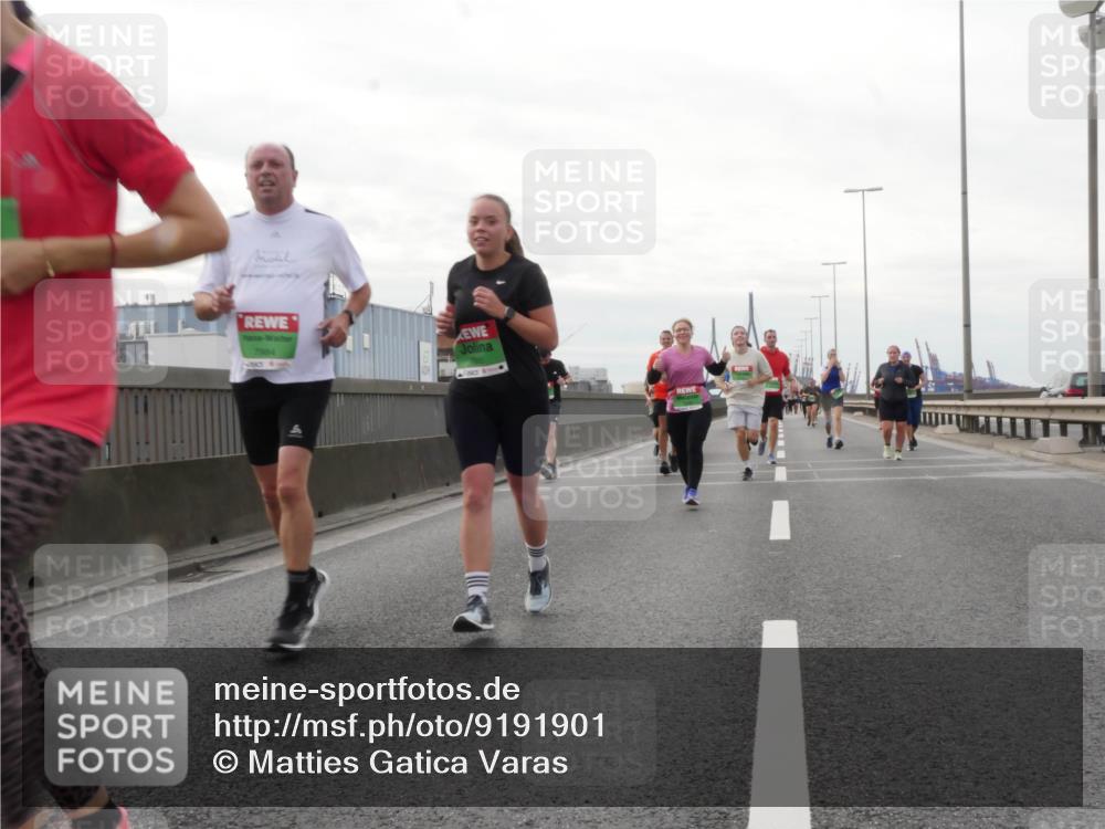03.10.2025 - Köhlbrandbrückenlauf Matties Gatica Varas http://msf.ph/oto/9191901 03.10.2025 16:08:05 Position 3  meine-sportfotos.de