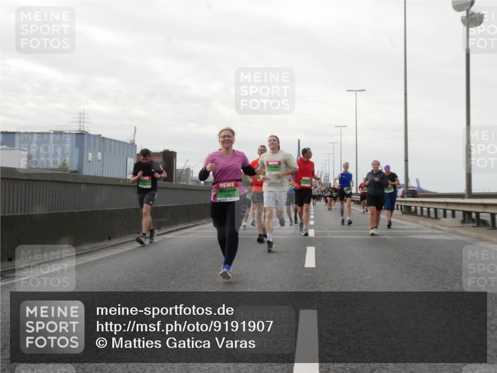 03.10.2025 - Köhlbrandbrückenlauf Matties Gatica Varas http://msf.ph/oto/9191907 03.10.2025 16:08:07 Position 3 7474 meine-sportfotos.de