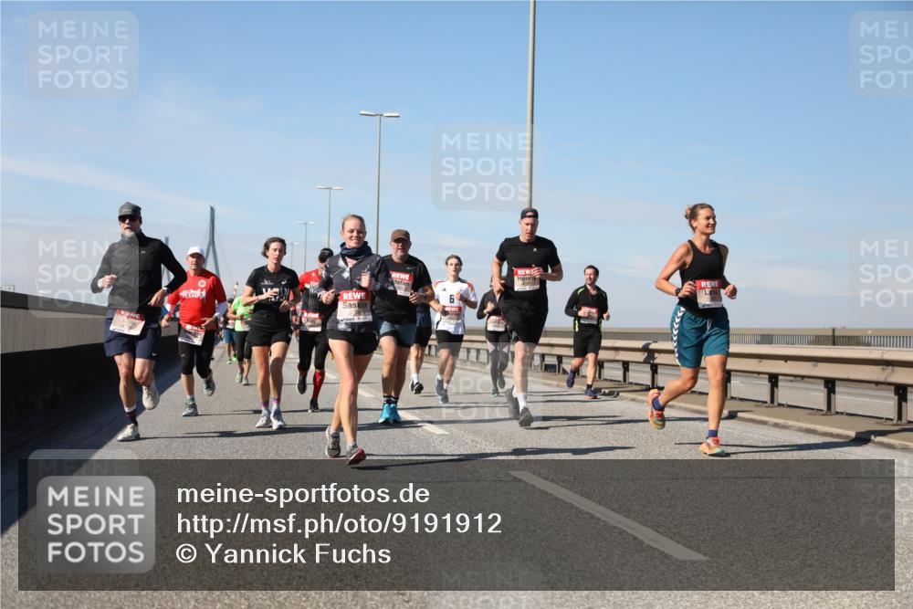 03.10.2025 - Köhlbrandbrückenlauf Yannick Fuchs http://msf.ph/oto/9191912 03.10.2025 11:52:51 Position 3 6 meine-sportfotos.de