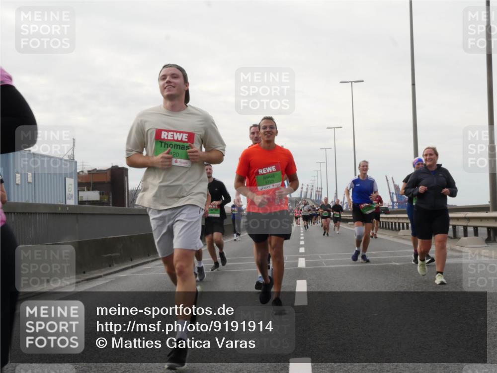 03.10.2025 - Köhlbrandbrückenlauf Matties Gatica Varas http://msf.ph/oto/9191914 03.10.2025 16:08:09 Position 3 120, 9723 meine-sportfotos.de