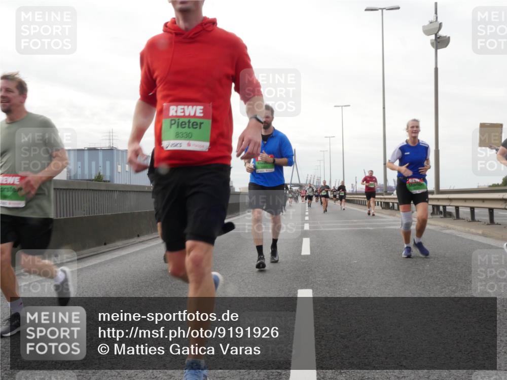 03.10.2025 - Köhlbrandbrückenlauf Matties Gatica Varas http://msf.ph/oto/9191926 03.10.2025 16:08:11 Position 3 8330 meine-sportfotos.de