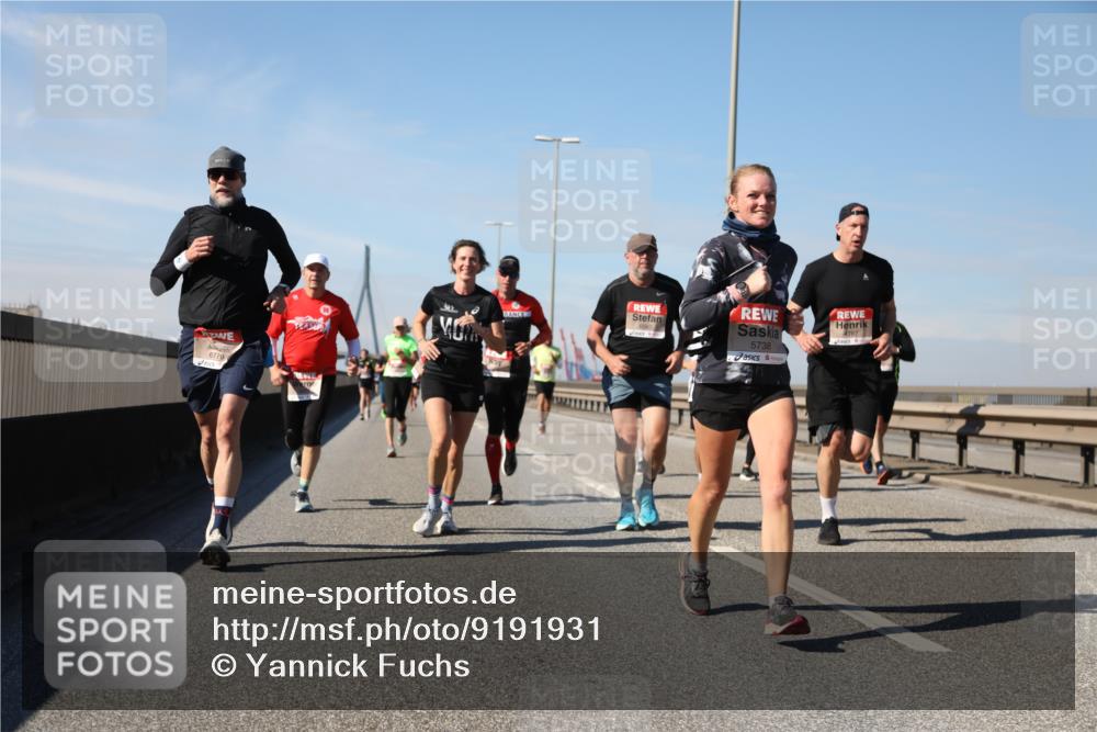 03.10.2025 - Köhlbrandbrückenlauf Yannick Fuchs http://msf.ph/oto/9191931 03.10.2025 11:52:52 Position 3 6779, 5738, 4787 meine-sportfotos.de