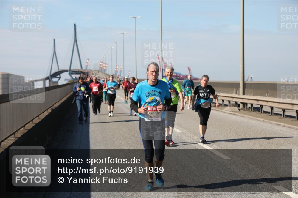 03.10.2025 - Köhlbrandbrückenlauf Yannick Fuchs http://msf.ph/oto/9191939 03.10.2025 12:12:59 Position 3 6402 meine-sportfotos.de