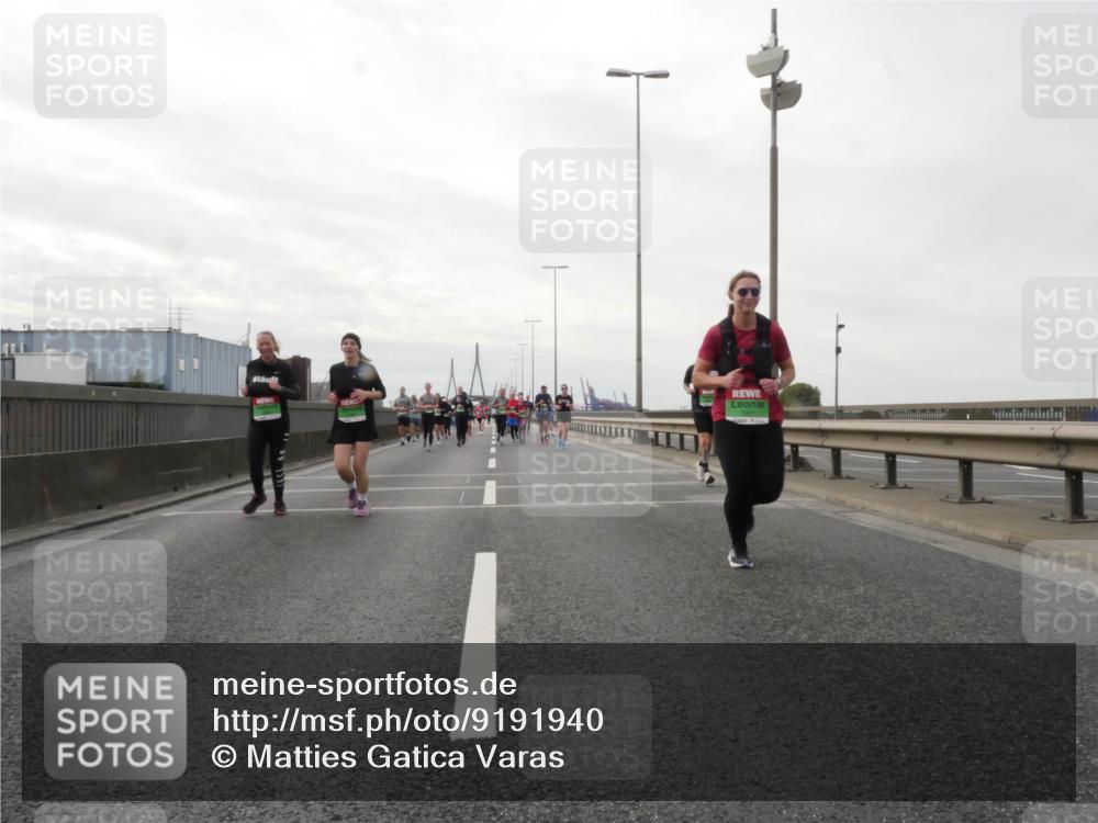 03.10.2025 - Köhlbrandbrückenlauf Matties Gatica Varas http://msf.ph/oto/9191940 03.10.2025 16:08:25 Position 3  meine-sportfotos.de