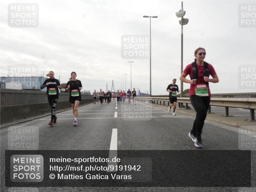 03.10.2025 - Köhlbrandbrückenlauf Matties Gatica Varas http://msf.ph/oto/9191942 03.10.2025 16:08:25 Position 3  meine-sportfotos.de