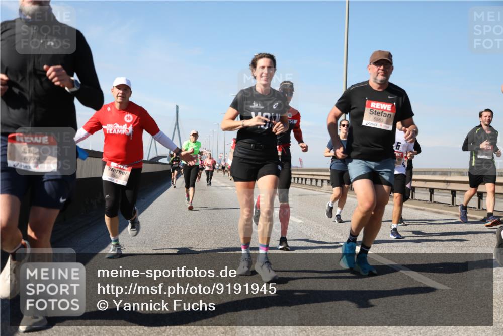 03.10.2025 - Köhlbrandbrückenlauf Yannick Fuchs http://msf.ph/oto/9191945 03.10.2025 11:52:53 Position 3 6779, 6432, 6563 meine-sportfotos.de