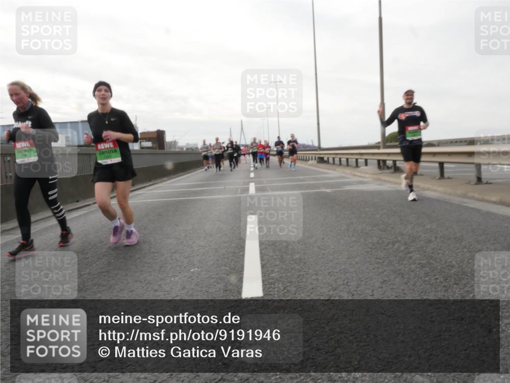 03.10.2025 - Köhlbrandbrückenlauf Matties Gatica Varas http://msf.ph/oto/9191946 03.10.2025 16:08:26 Position 3 7793 meine-sportfotos.de