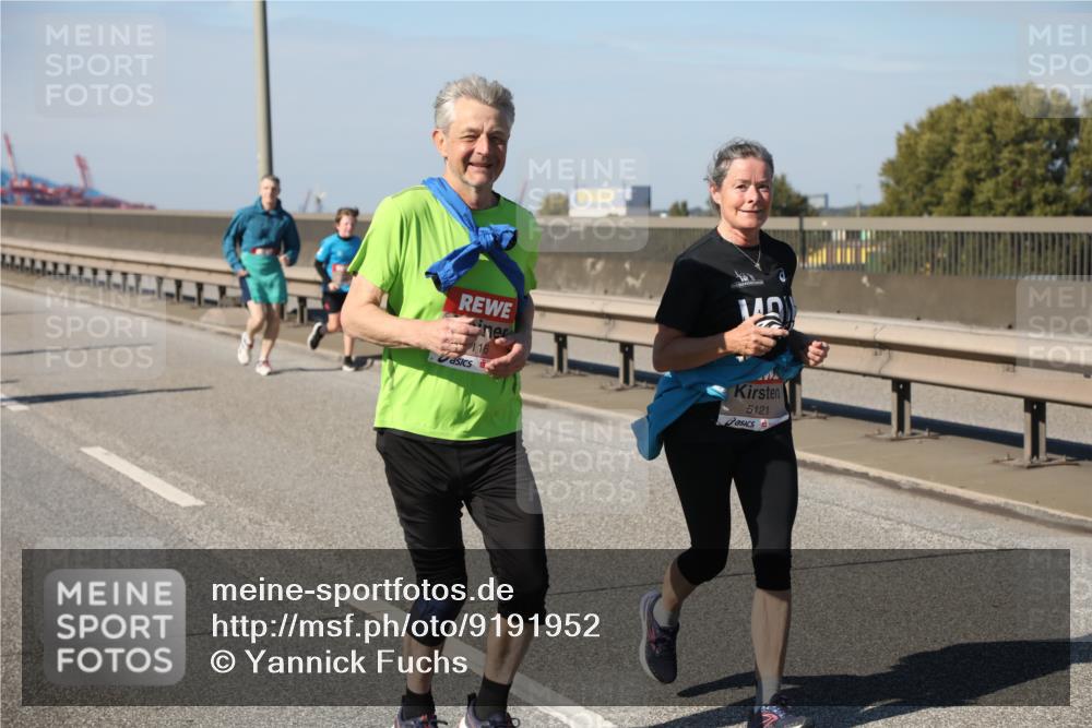 03.10.2025 - Köhlbrandbrückenlauf Yannick Fuchs http://msf.ph/oto/9191952 03.10.2025 12:13:03 Position 3 116, 5121 meine-sportfotos.de