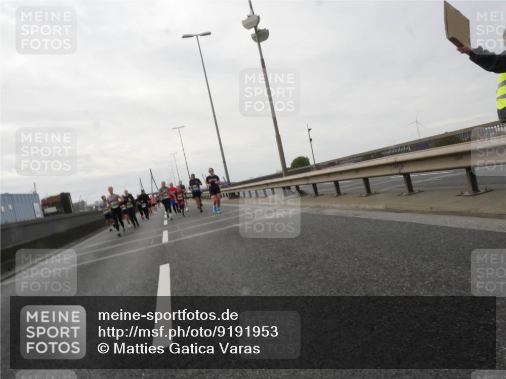 03.10.2025 - Köhlbrandbrückenlauf Matties Gatica Varas http://msf.ph/oto/9191953 03.10.2025 16:08:28 Position 3  meine-sportfotos.de