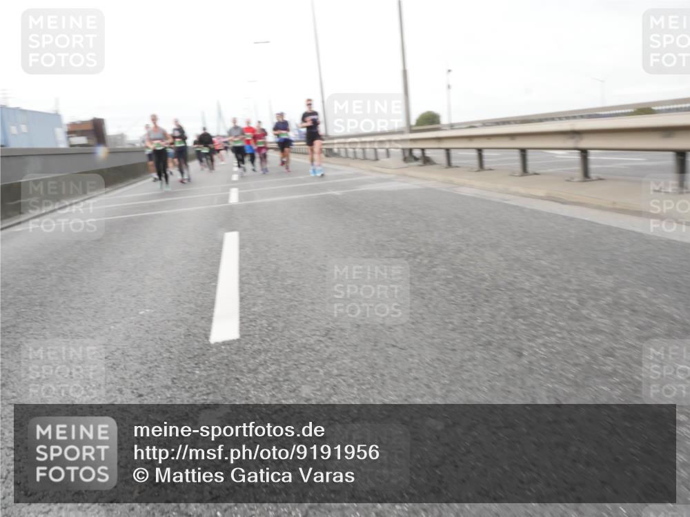 03.10.2025 - Köhlbrandbrückenlauf Matties Gatica Varas http://msf.ph/oto/9191956 03.10.2025 16:08:28 Position 3  meine-sportfotos.de