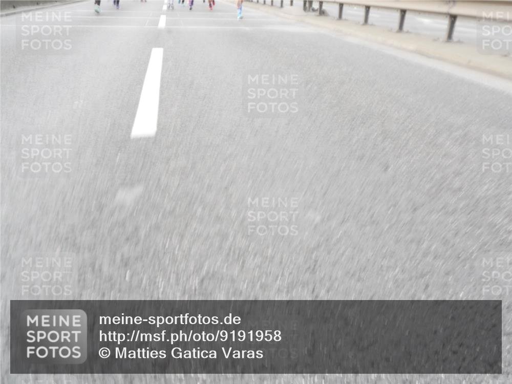 03.10.2025 - Köhlbrandbrückenlauf Matties Gatica Varas http://msf.ph/oto/9191958 03.10.2025 16:08:29 Position 3  meine-sportfotos.de