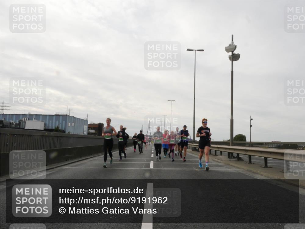 03.10.2025 - Köhlbrandbrückenlauf Matties Gatica Varas http://msf.ph/oto/9191962 03.10.2025 16:08:30 Position 3  meine-sportfotos.de