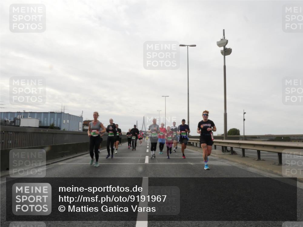 03.10.2025 - Köhlbrandbrückenlauf Matties Gatica Varas http://msf.ph/oto/9191967 03.10.2025 16:08:30 Position 3  meine-sportfotos.de