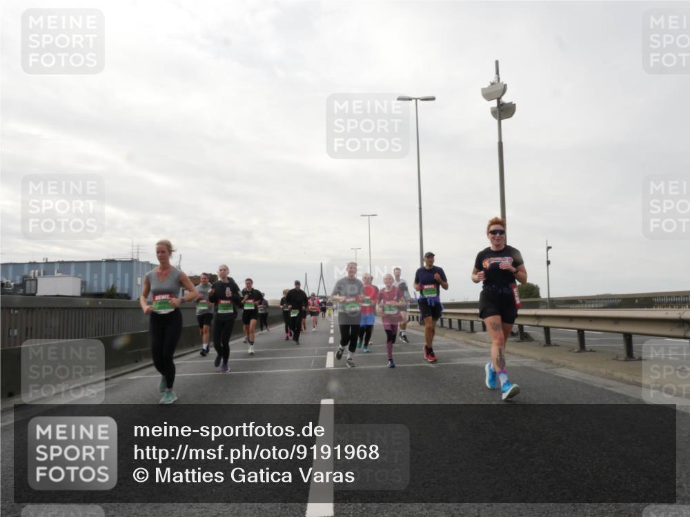 03.10.2025 - Köhlbrandbrückenlauf Matties Gatica Varas http://msf.ph/oto/9191968 03.10.2025 16:08:31 Position 3  meine-sportfotos.de