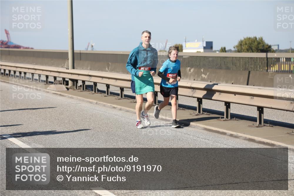 03.10.2025 - Köhlbrandbrückenlauf Yannick Fuchs http://msf.ph/oto/9191970 03.10.2025 12:13:05 Position 3  meine-sportfotos.de
